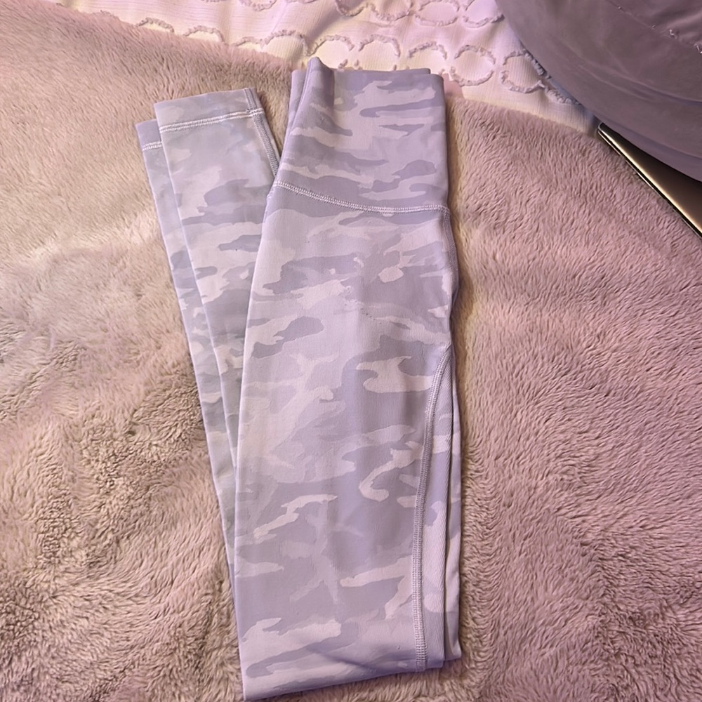 white camo lulu leggings 28 inch